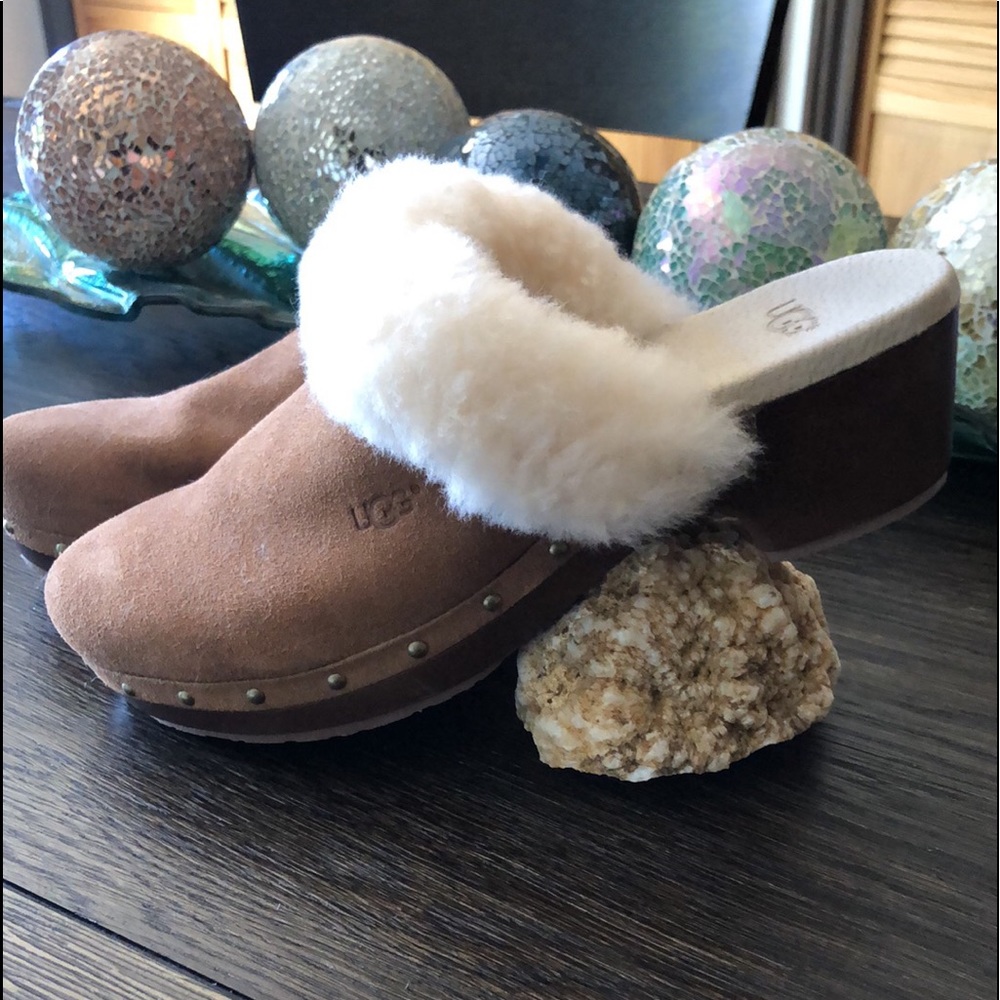 Brand new UGGs clogs size 7